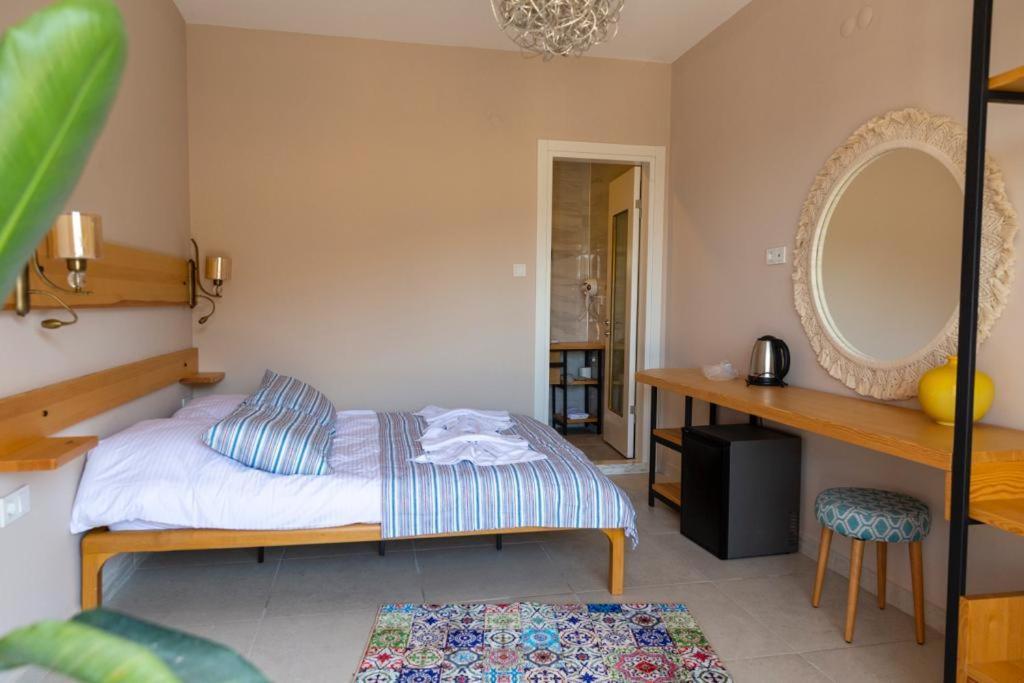 Gaia Kozbeyli Hotel Foça Ngoại thất bức ảnh